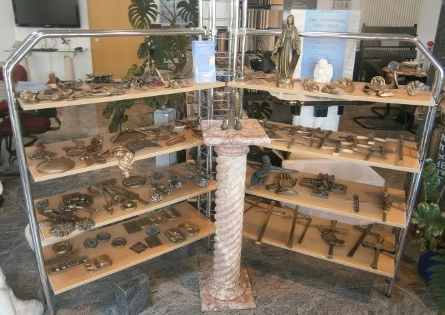 Bronzeornamente für den Grabmalbereich